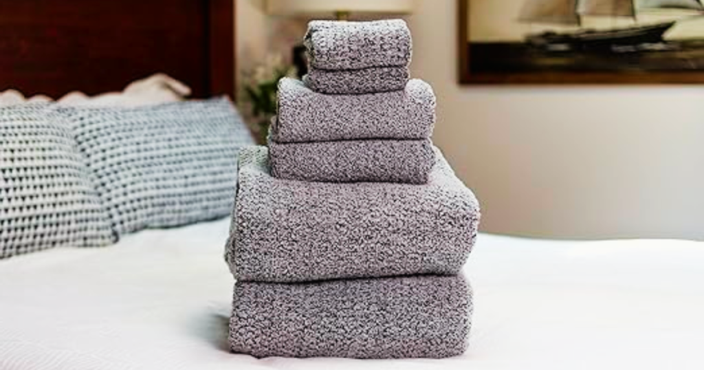 Everplush Diamond Jacquard Quick Dry Bath Towel